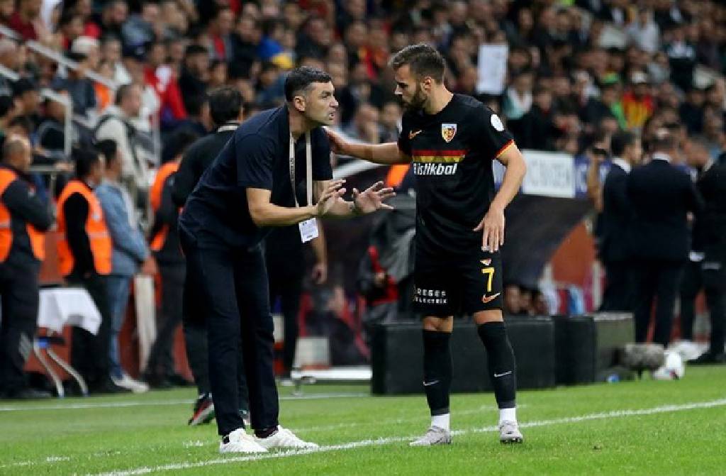 Kayserispor Teknik Direktörü Burak Yılmaz istifa etti