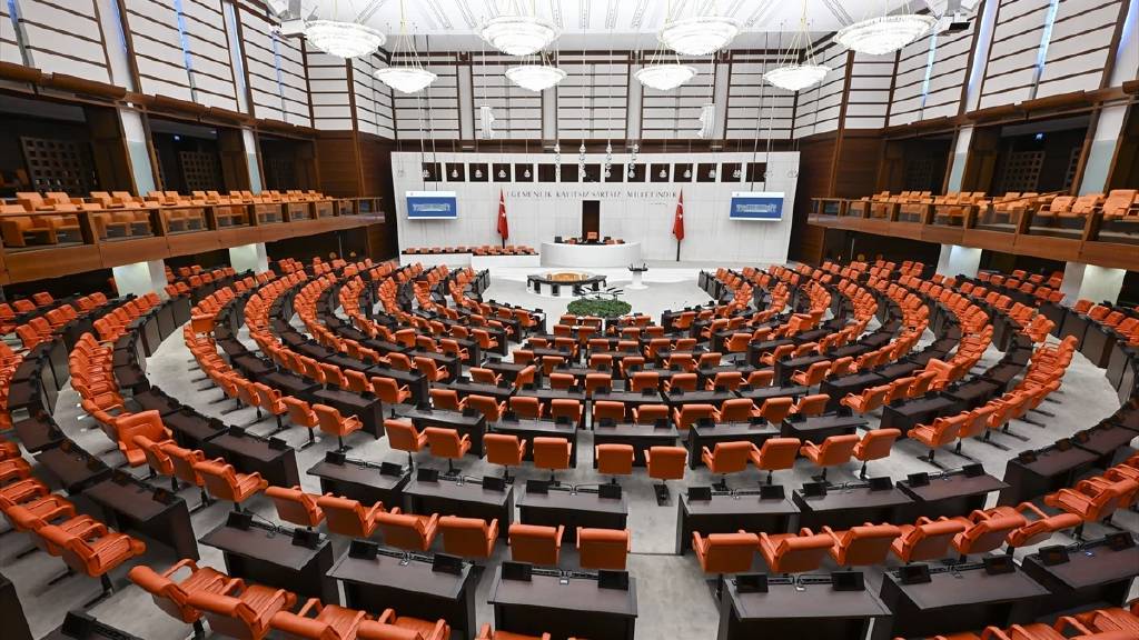 TBMM yeni döneme odaklanıyor: Ekonomi ön planda