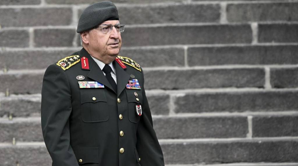 Milli Savunma Bakanı: Doğu Akdeniz'deki faaliyetlerimizi sürdüreceğiz…