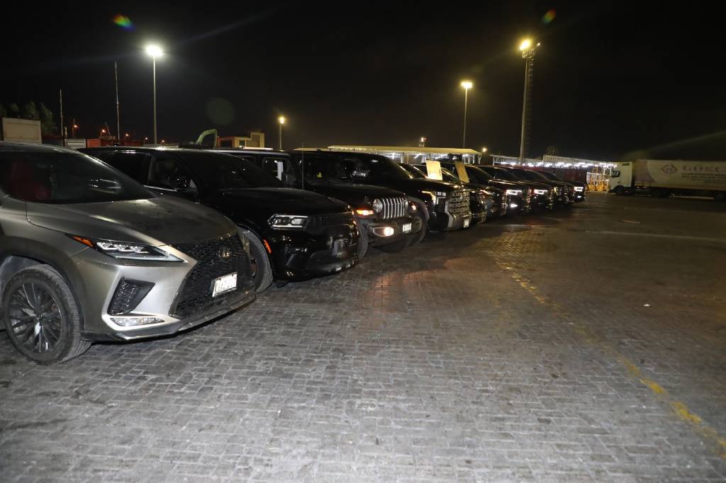 Mersin'de piyasa değeri 50 milyon lirayı bulan 14 lüks araç ele geçirildi