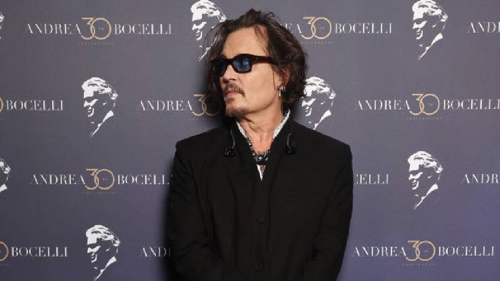 Johnny Depp tekrar korsan oldu! Bu kez çocuklar için...