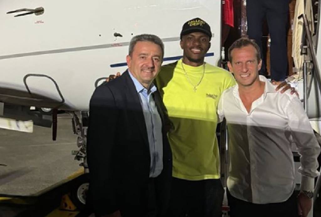 Galatasaray, Victor Osimhen'i KAP'a bildirdi!