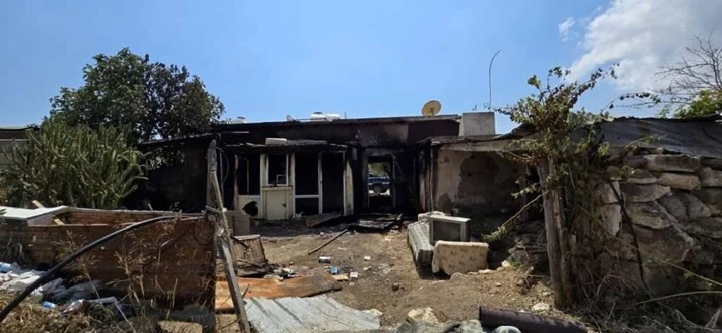 Kan donduran dedikodu cinayeti! Gizlice eve girdi, uyurken ateşe verdi