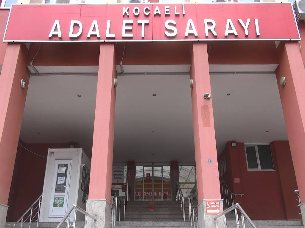 Önce ablası ardından minik kız kardeşi… Günün iğrenç haberi Kocaeli’den geldi!
