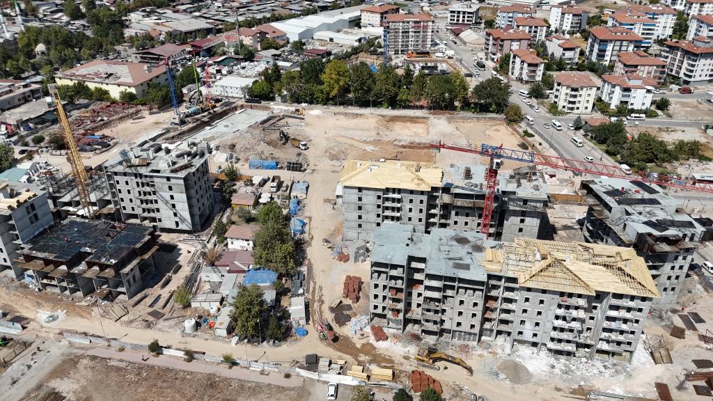 Kahramanmaraş merkezli depremlerden etkilenen illerden biriydi! Malatya’da binalar yükselmeye başladı…