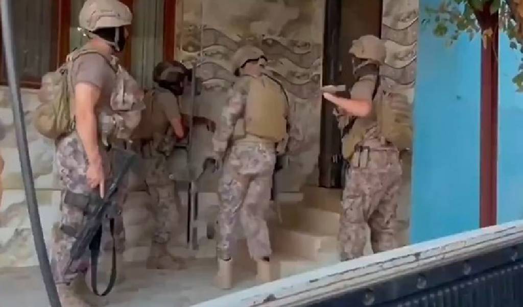 27 ilde 'Kalkan-27' operasyonu: 84 göçmen kaçakçısı yakalandı