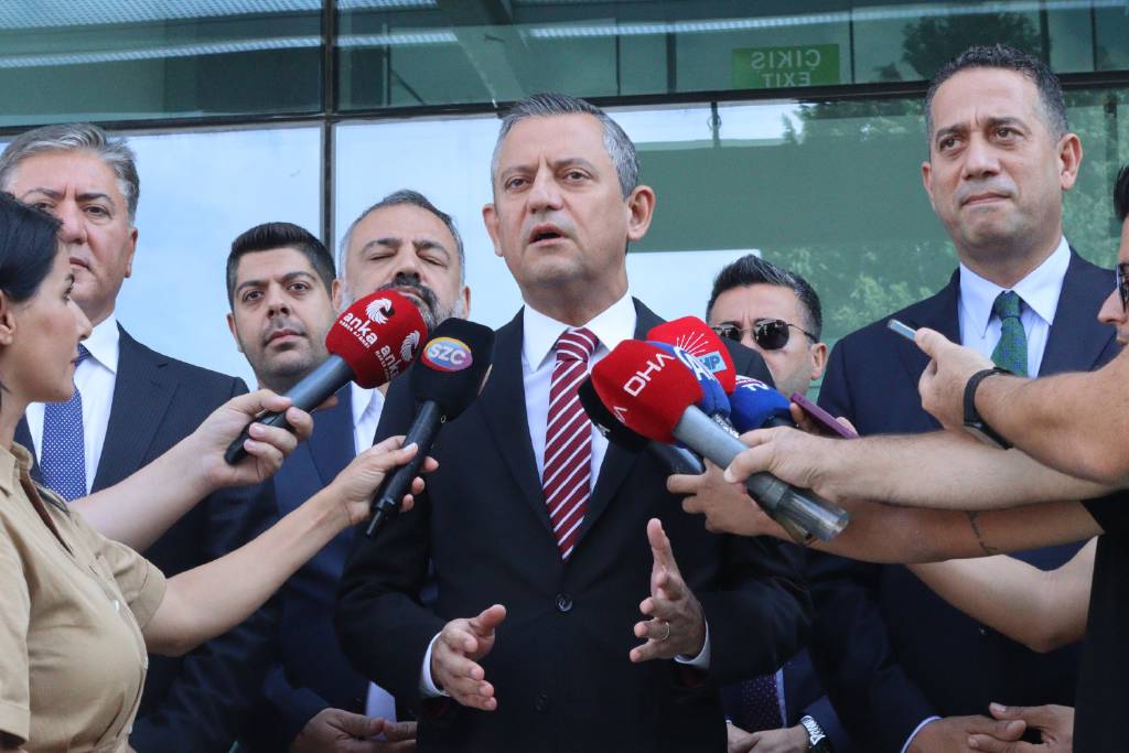 Özgür Özel'den Cumhurbaşkanı Erdoğan'a 'özür' cevabı! 