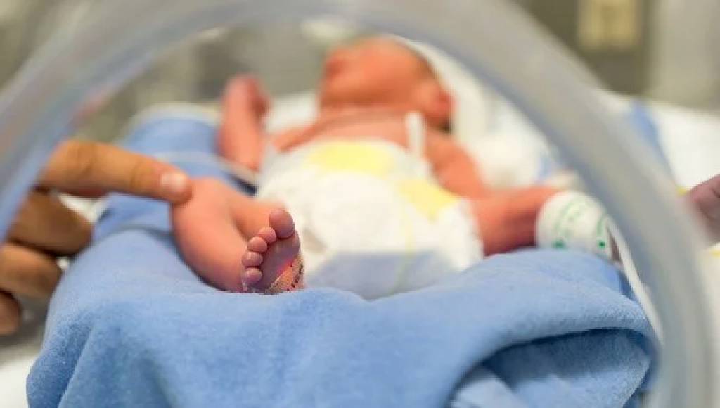 Aşıyı reddedip, ilaca engel oldular! Ankara'da iki aylık bebek entübe edildi...