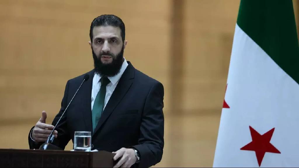 Suriye lideri Ahmed Eş-Şera'dan PKK/YPG açıklaması: Türkiye'yi tehdit eden gruplara izin vermeyeceğiz
