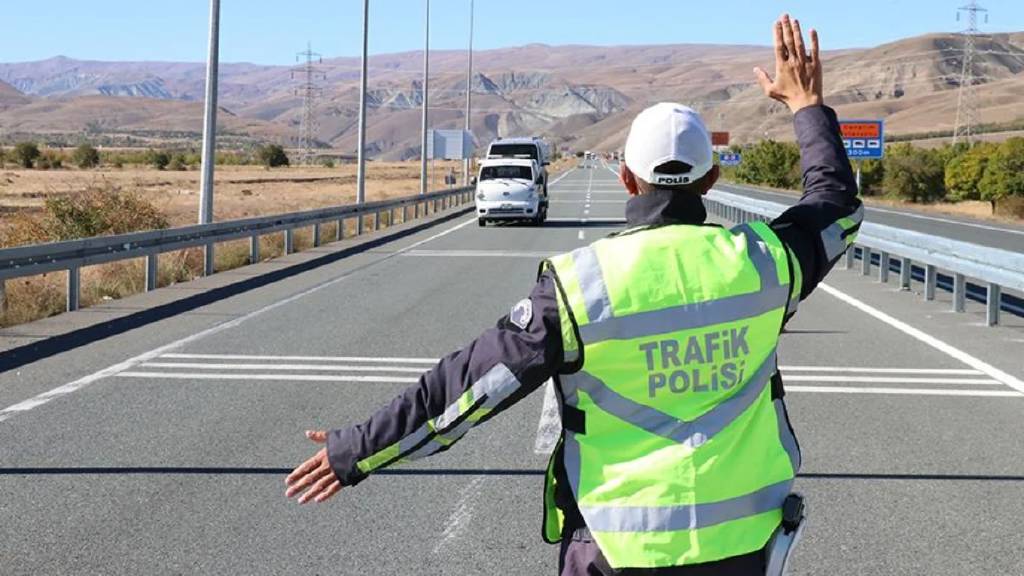 Bakan Yerlikaya duyurdu! 3 milyon 243 bin 49 araç denetlendi...