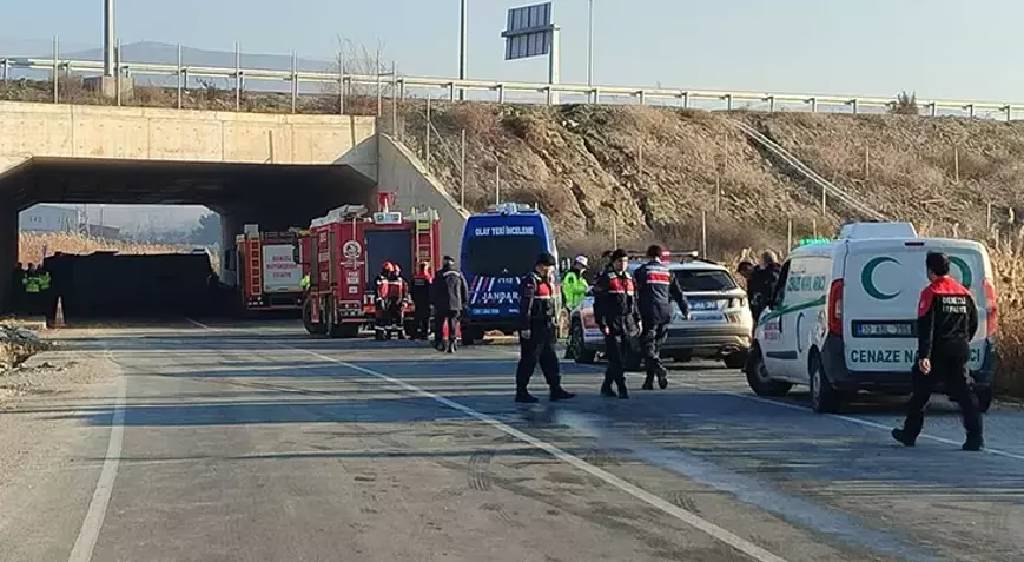 Denizli'de işçi servisi devrildi! Çok sayıda ölü ve yaralı var...