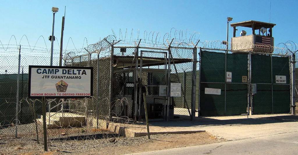 ABD, kaçak göçmenler için Guantanamo'da 30 bin kişilik gözaltı tesisi kuracak…