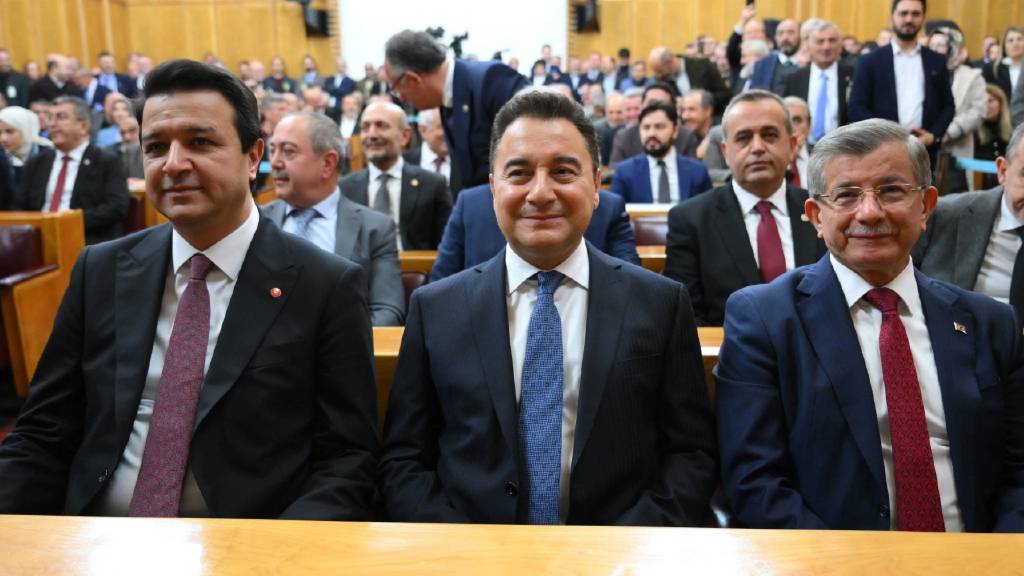 Ali Babacan: Erdoğan hala sürecin neresinde durduğunu açıklamış değil