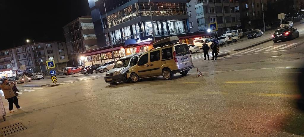 Ankara'da kaza sonrası döner bıçaklı kavga! Birbirini suçlayan taraflar, ölümle tehdit edildiklerini iddia etti…