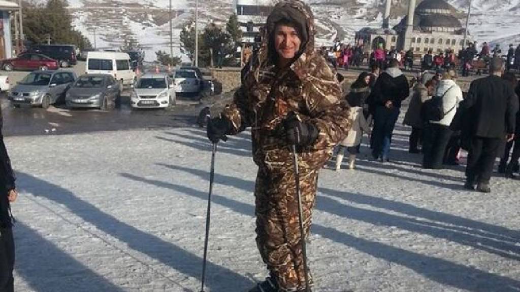 Yılbaşı gecesi 3 çocuk babası müteahhit, merdivenden düşüp hayatını kaybetti...