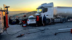 Adıyaman'da otomobil ile yakıt tanker çarpıştı: 4 ölü, 4 yaralı