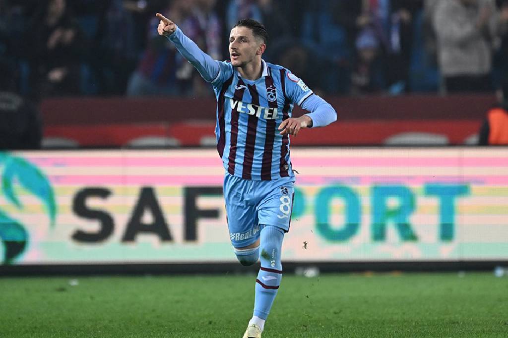 Trabzonspor, Makedon futbolcu Enis Bardhi'nin sözleşmesinin karşılıklı anlaşma yoluyla feshedildiğini duyurdu