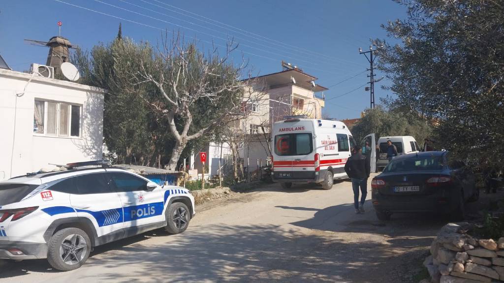 Mersin'de torun dehşet saçtı! Dedesi ile babaannesinin boğazını keserek öldürdü...