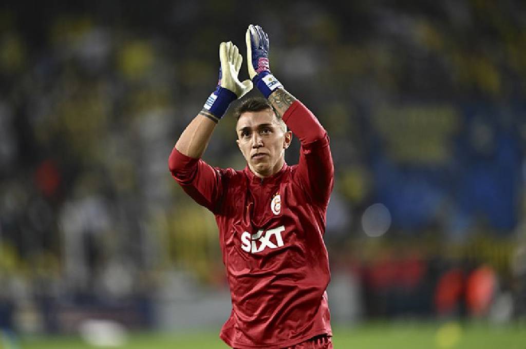  Galatasaray taraftarı Muslera’nın gönlünü almak için harekete geçti