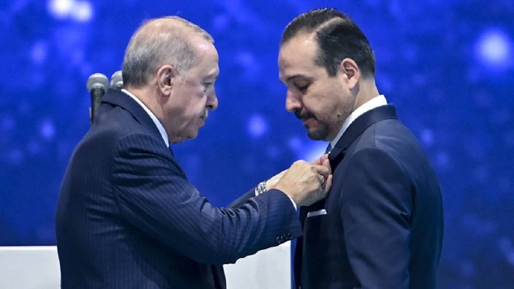 İYİ Parti'den istifa eden Kürşad Zorlu AK Parti'ye katıldı