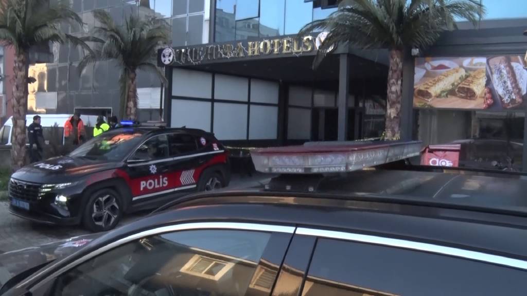 Ataşehir'deki otelde yangın! 3 kadın öldü…