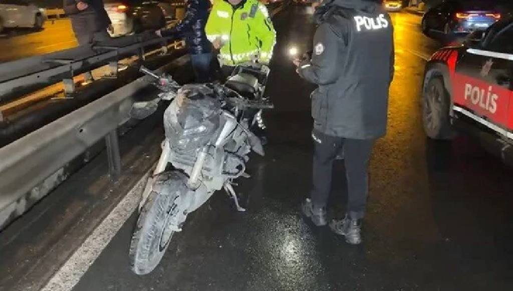 İstanbul'da feci kaza! Bariyere çarpan motosikletteki polis hayatını kaybetti...