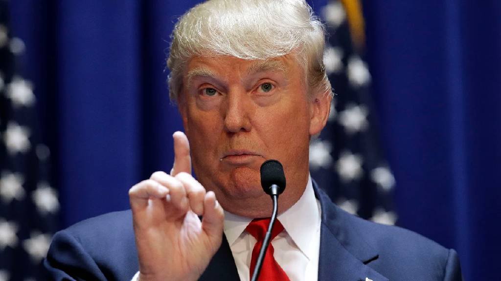 Donald Trump Meksika Körfezi'nin adını resmen değiştirdi