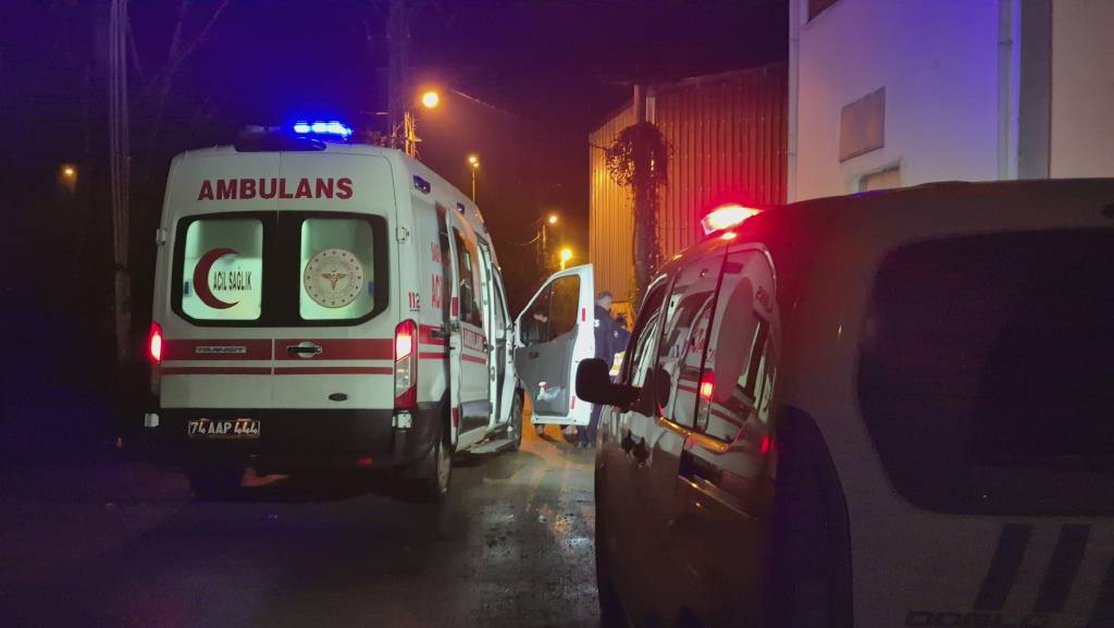 Bartın'da otomobil kavgası hastanede bitti