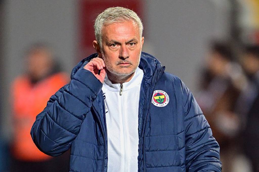 Mourinho, 6 futbolcunun biletini kesti