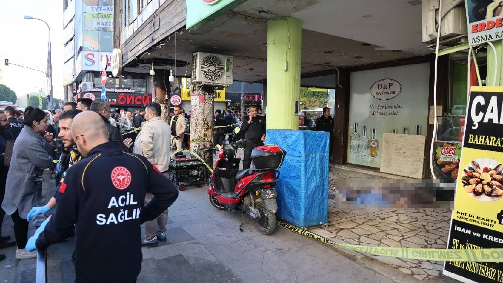 Adana’da sokak ortasında infaz! Başından vurularak öldürüldü...