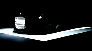 Mercedes, yeni elektrikli sedanı tanıttı