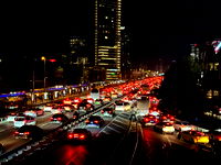 İstanbul'da akşam saatlerinde trafik yoğunluğu yaşanıyor