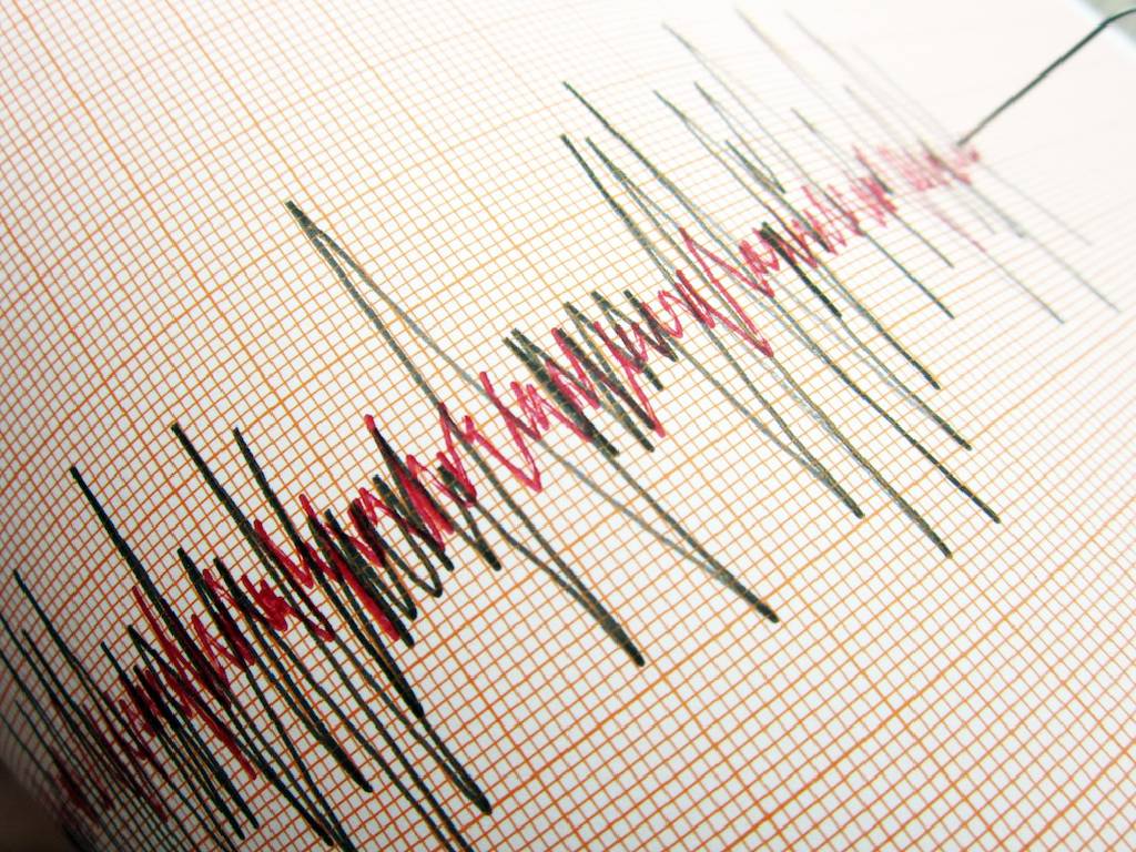 Marmara Denizi'nde saat 14.55'te 5 büyüklüğünde deprem meydana geldi