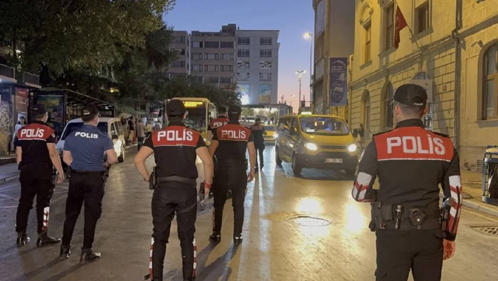 "Huzur İstanbul" uygulaması: 909 kişi gözaltında