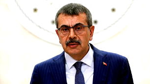 "Okullarda Cumhurbaşkanı Erdoğan'ın posterinin asılması hukuki zorunluluk"