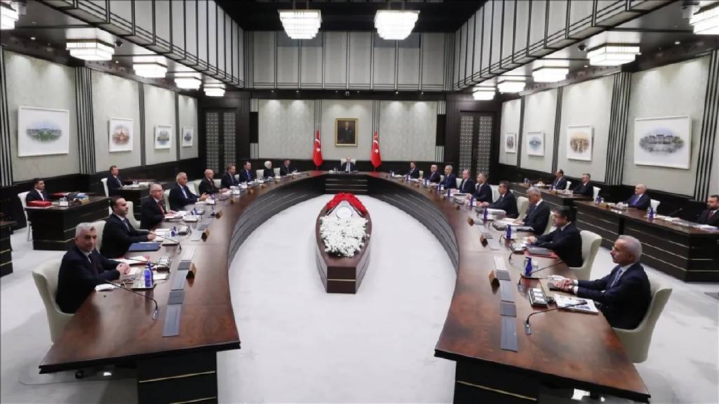 "Zorunlu eğitimin kısaltılması tartışılacak"