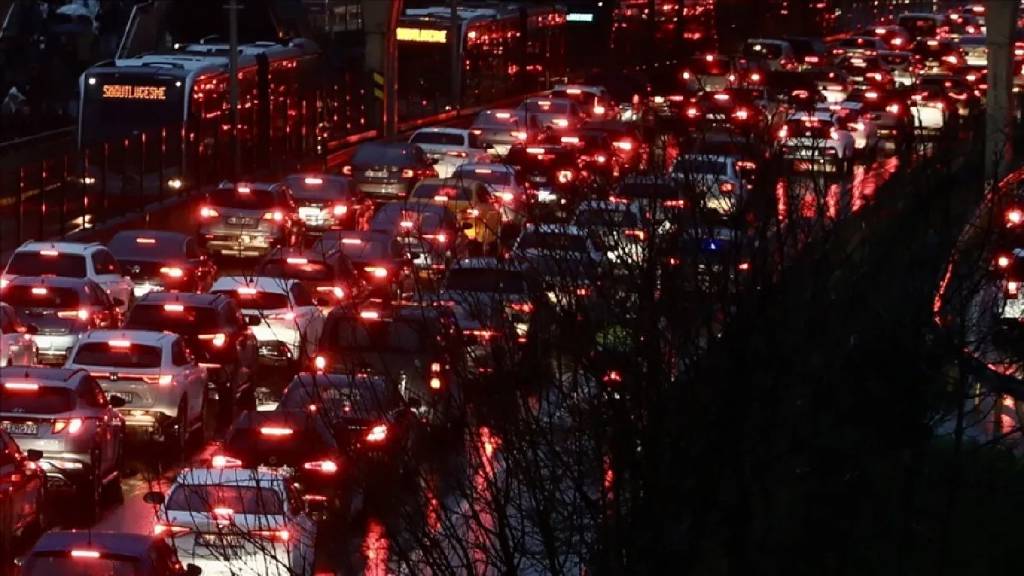 Megakentte hayat bir kez daha durma noktasına geldi