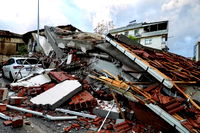 Balıkesir'de 330 artçı sarsıntı hissedildi