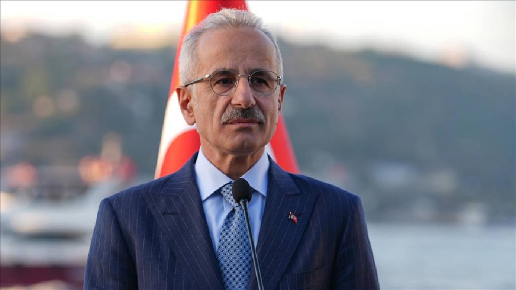 "Hatay'da devlet yolu ve otoyol kullanıma açılmıştır"