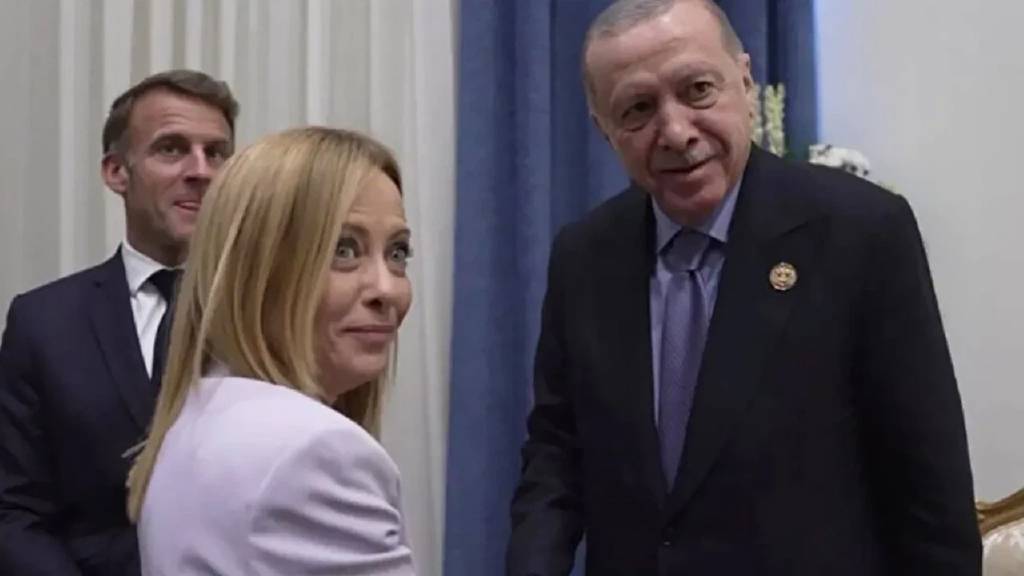  Erdoğan ve Meloni arasındaki diyalog, zirvenin en dikkat çekici anlarından biri oldu