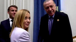  Erdoğan ve Meloni arasındaki diyalog, zirvenin en dikkat çekici anlarından biri oldu