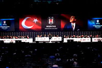 Serdal Adalı "Beşiktaş'a hayırlı olsun" diyerek açıkladı