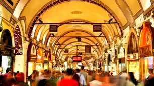 Kapalıçarşı'da büyük operasyon: 76 kişi gözaltına alındı