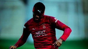 Osimhen, derbi öncesi antrenmanlara döndü