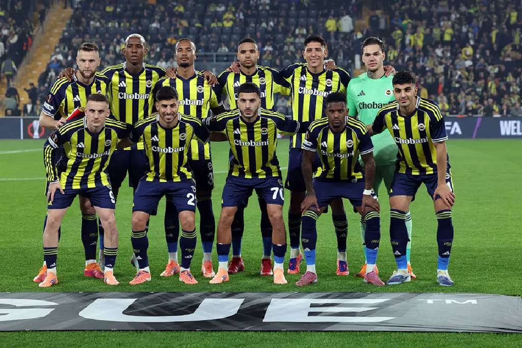 Fenerbahçe, kendi evinde Ferencvaros'la berabere kaldı