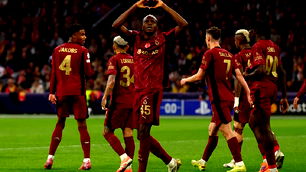 Osimhen, dünyada manşetleri salladı