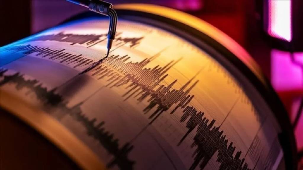 Balıkesir'de 4,3 büyüklüğünde deprem: İstanbul ve çevre illerde de hissedildi