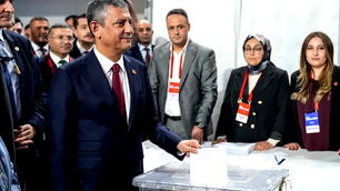 Özgür Özel, tek aday olduğu seçimde oy kullandı