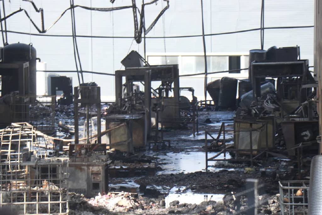 İzmit'te yaşanan fabrika yangınında can kaybı 7'ye yükseldi