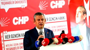  Özgür Özel, hakaretleri için geri adım attı